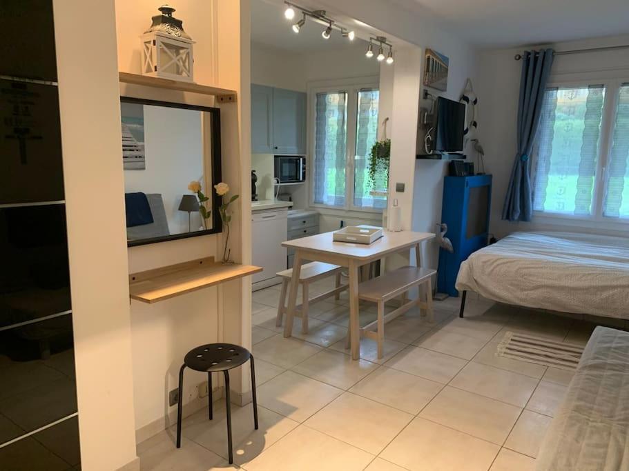 Studio Cosy Bord De Mer Et Centre Ville Pour 4Pers Deauville Bagian luar foto